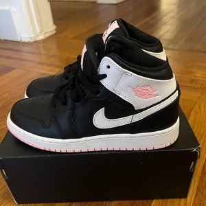 Jordan 1 Mid "Arctic Punch"